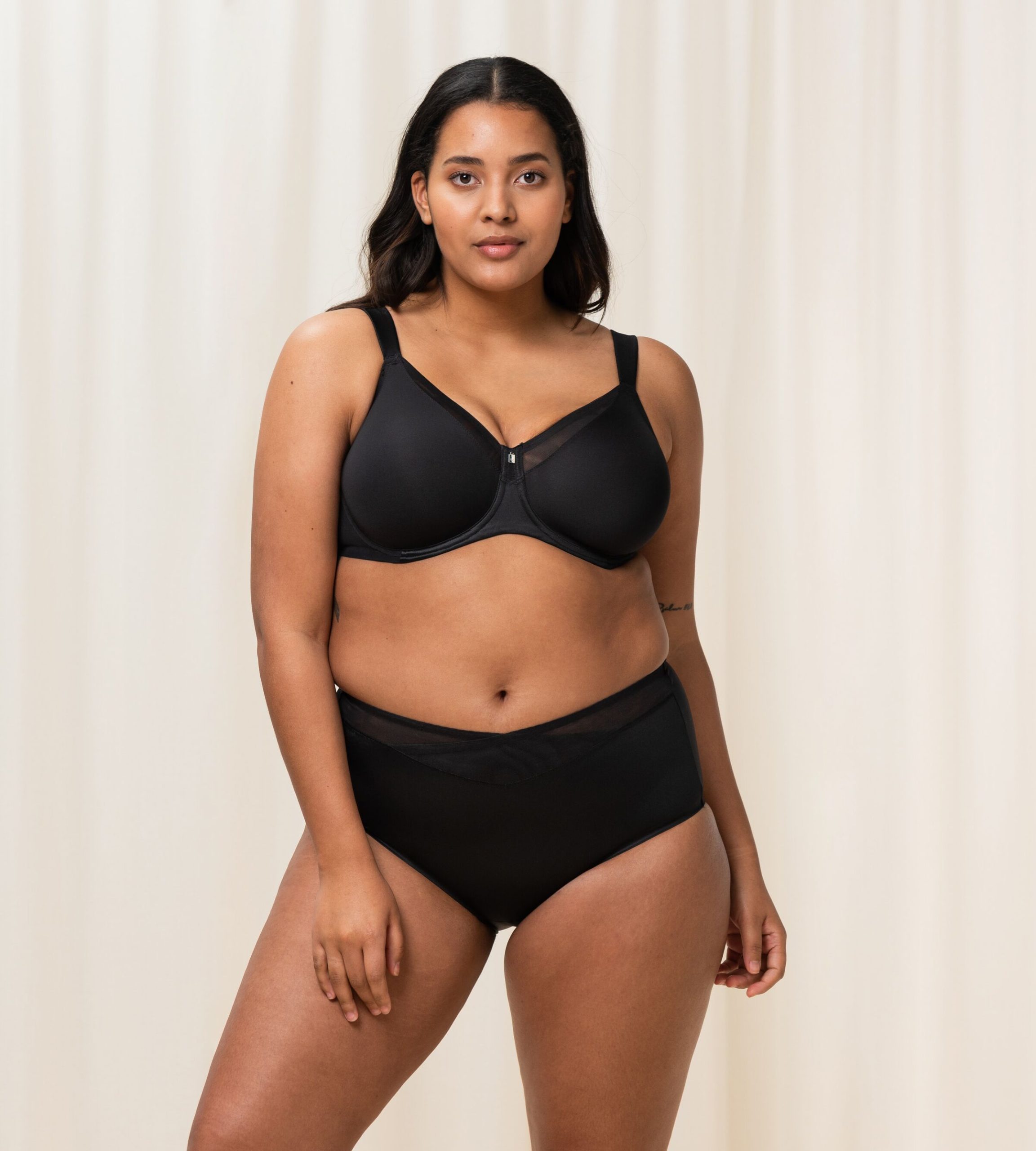 Triumph true shape sensation w01 sutien minimizer negru