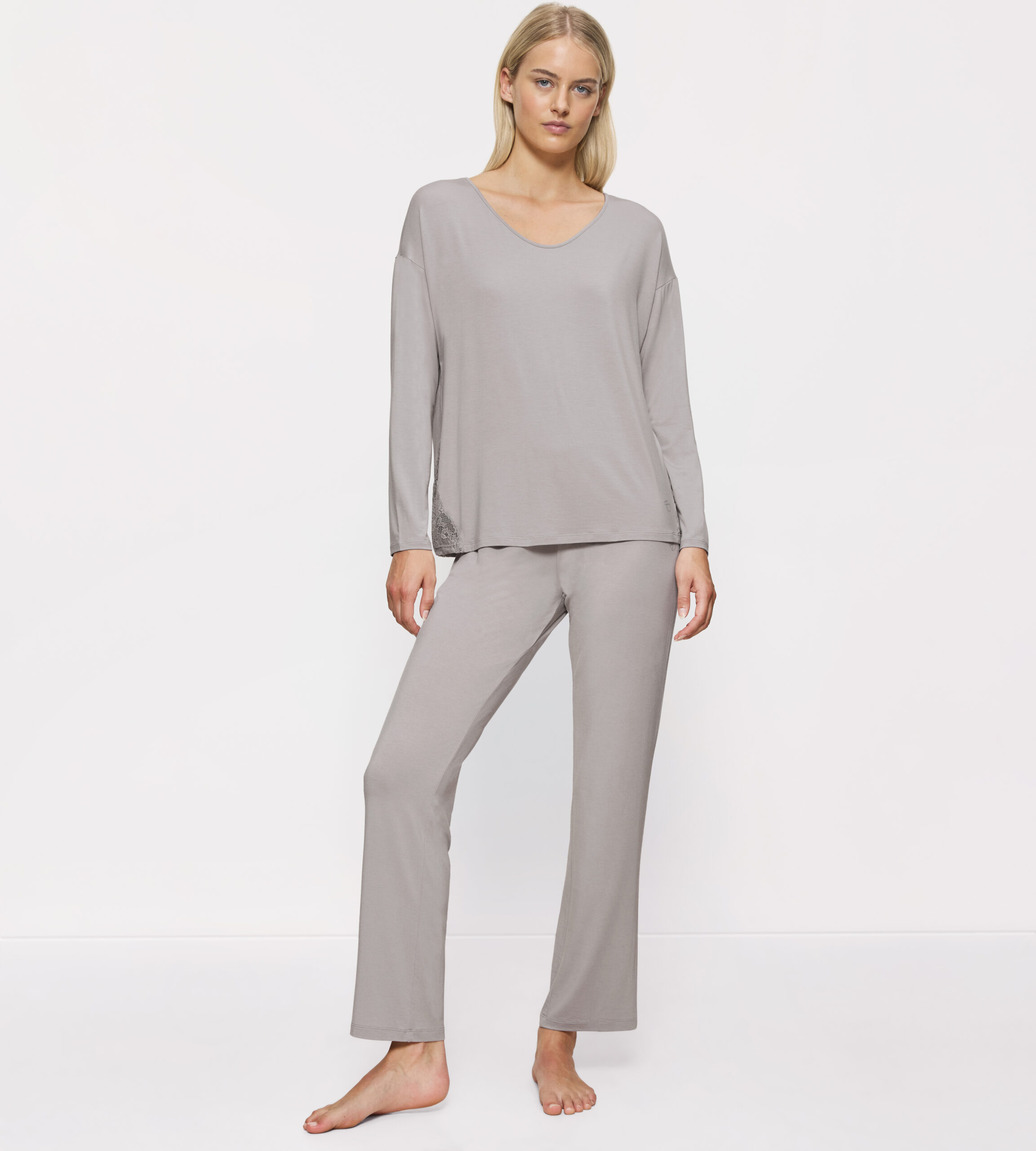 Triumph timeless sensuality pijama gri